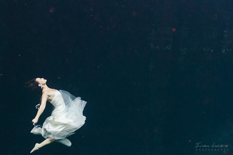 Cenote Trash the dress photographer - Katrina&Michael - Ivan Luckie Photography
