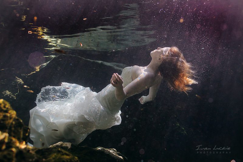 Underwater Cenote trash the dress - Ivan Luckie Photography - cenote Cristalino