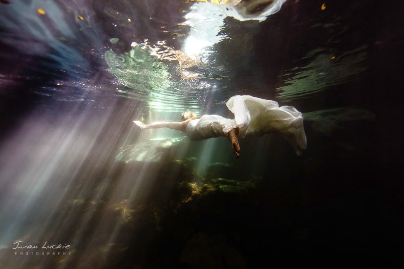 Underwater Cenote trash the dress - Ivan Luckie Photography