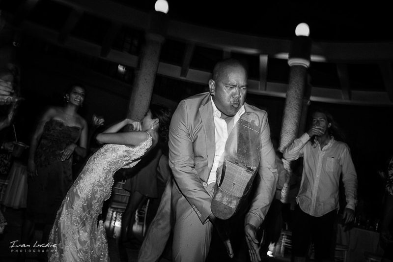 Shannon and Daniel - Sandos Cancun wedding Photography - Ivan Luckie Photography-37