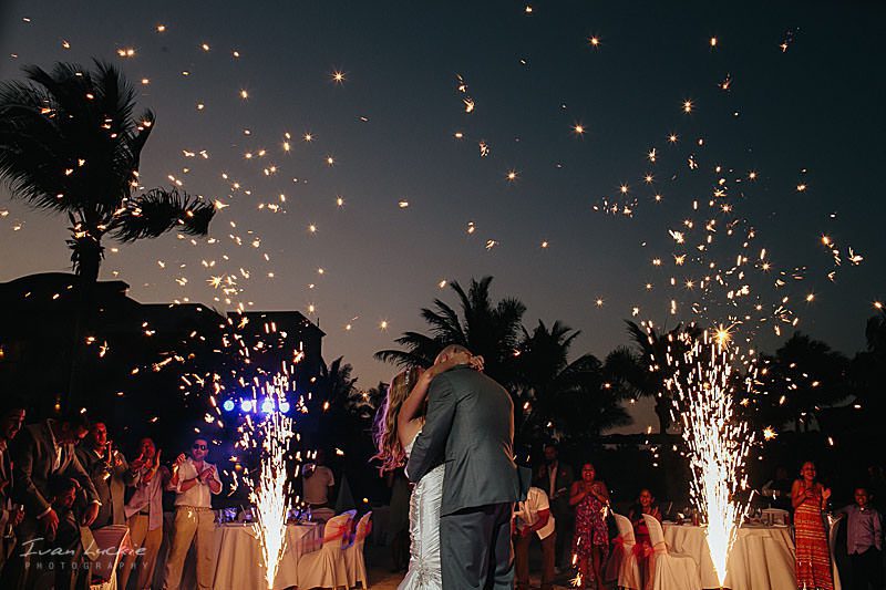 Doreen+Christian - Barcelo Mayan Palace wedding photography - Ivan Luckie Photography-30