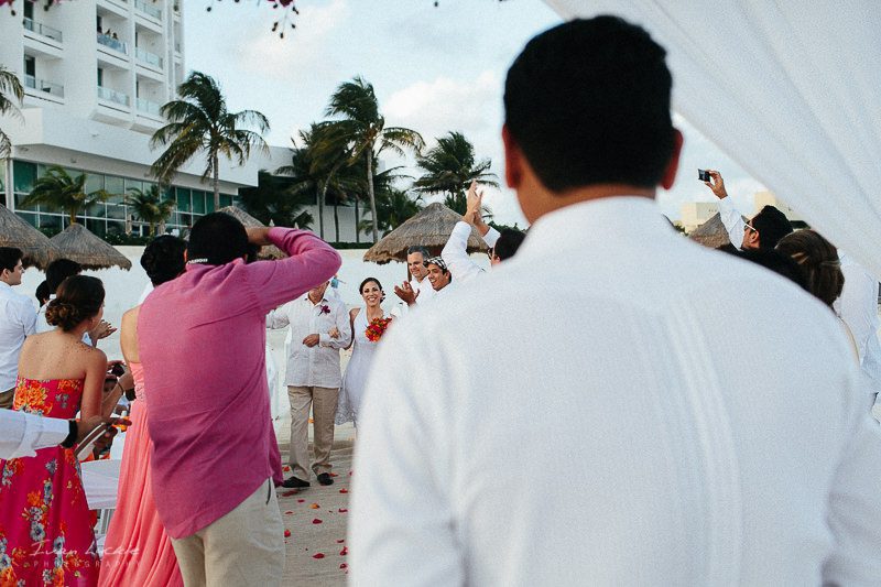 Deborah+Carlos - Amndala Beach Club Cancun Wedding Photographer- Ivan Luckie Photography-16