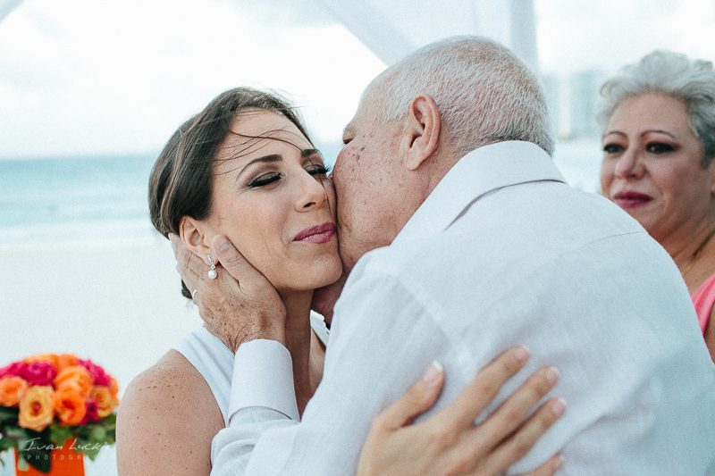 Deborah+Carlos - Amndala Beach Club Cancun Wedding Photographer- Ivan Luckie Photography-25