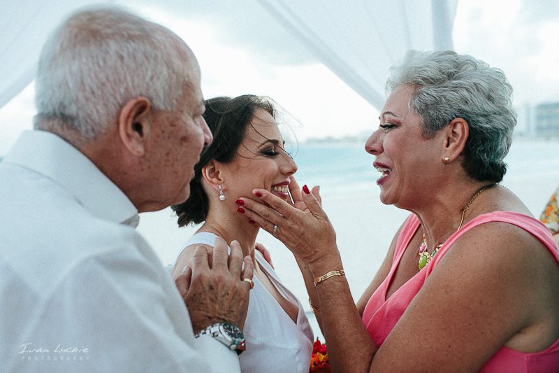 Deborah+Carlos - Amndala Beach Club Cancun Wedding Photographer- Ivan Luckie Photography-26