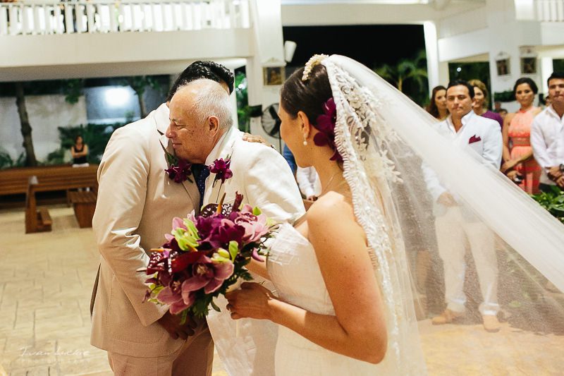 Deborah+Carlos - Amndala Beach Club Cancun Wedding Photographer- Ivan Luckie Photography-39