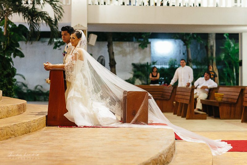 Deborah+Carlos - Amndala Beach Club Cancun Wedding Photographer- Ivan Luckie Photography-44