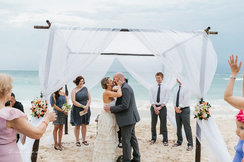 Justyna + Chris - Blue Venado Beach Club wedding Photographer - Ivan Luckie Photography-21
