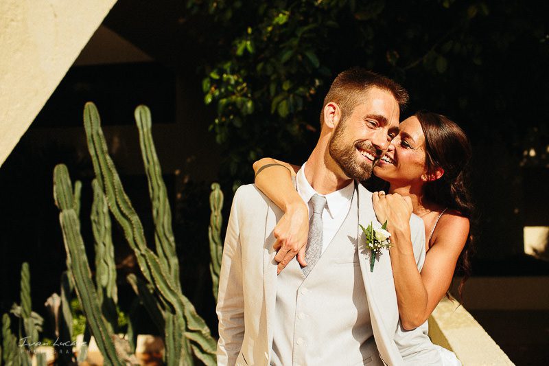 Sara+Tom - Hyatt Ziva Cancun wedding photographer - Ivan Luckie Photography-17