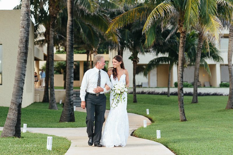 Sara+Tom - Hyatt Ziva Cancun wedding photographer - Ivan Luckie Photography-25
