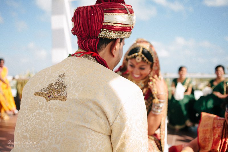 Trina+Tarang - Azul Sensatori Hindu Wedding Photographer- Ivan Luckie Photography-22