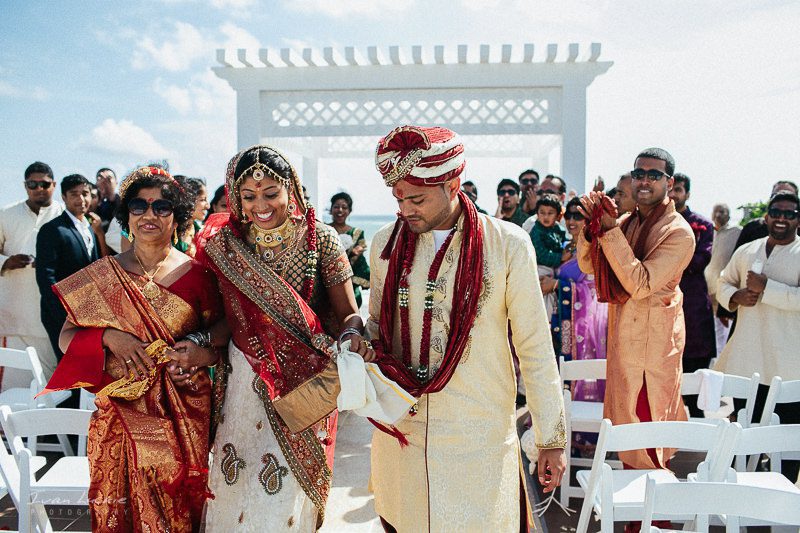 Trina+Tarang - Azul Sensatori Hindu Wedding Photographer- Ivan Luckie Photography-47