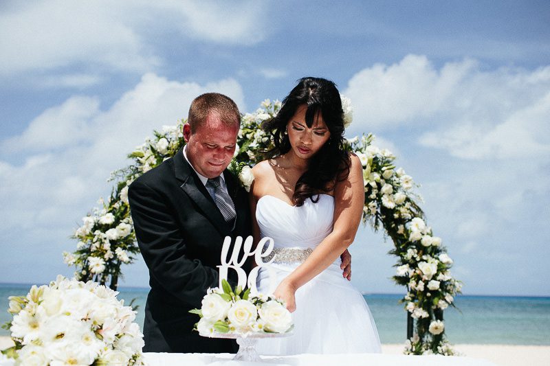 Belinda+Brian - Sanchos Beach Club Cozumel Wedding Photographer - Ivan Luckie Photography-16
