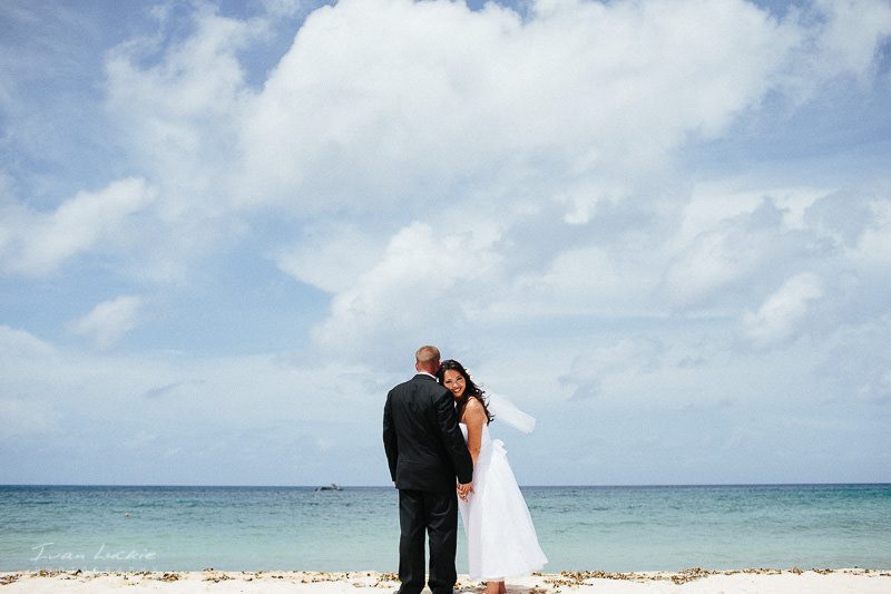 Belinda+Brian - Sanchos Beach Club Cozumel Wedding Photographer - Ivan Luckie Photography-26