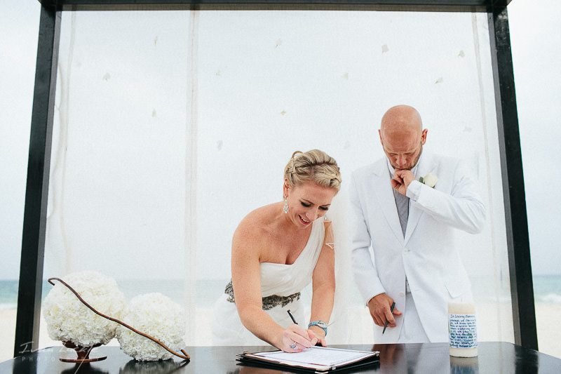 Jessi+Kevin - Wedding Photographer Playacar palace - Ivan Luckie Photography-46