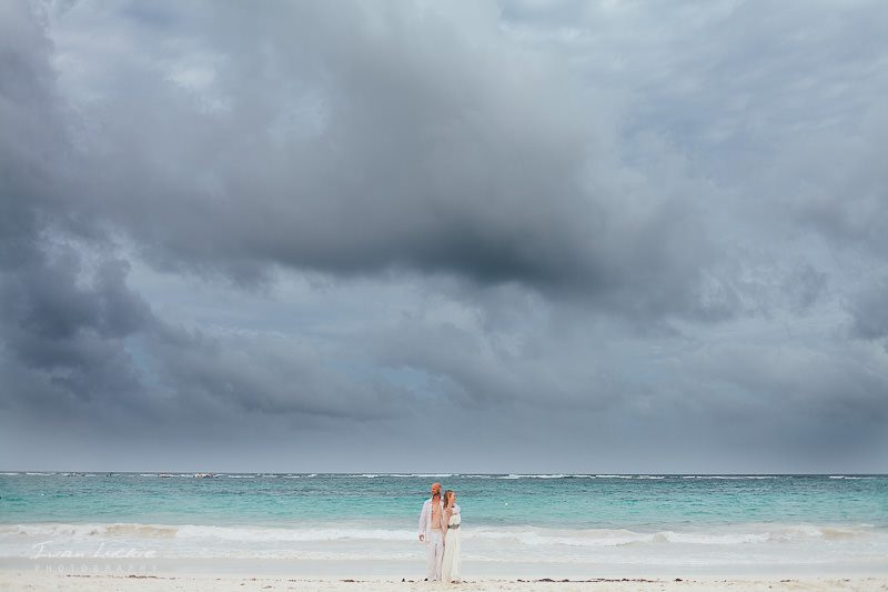 Jessi+Kevin - Wedding Photographer Playacar palace - Ivan Luckie Photography-95