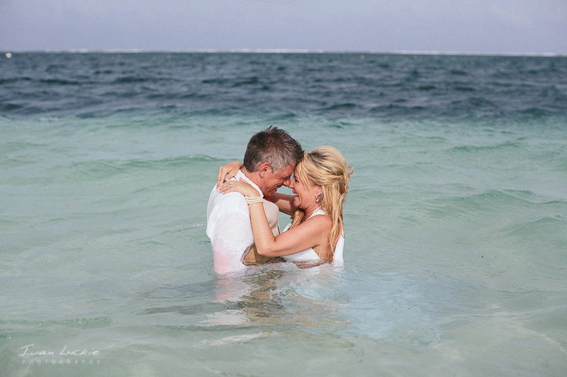 Trina+Darcy - Now Sapphire Cancun wedding photographer - Ivan Luckie Photography-109