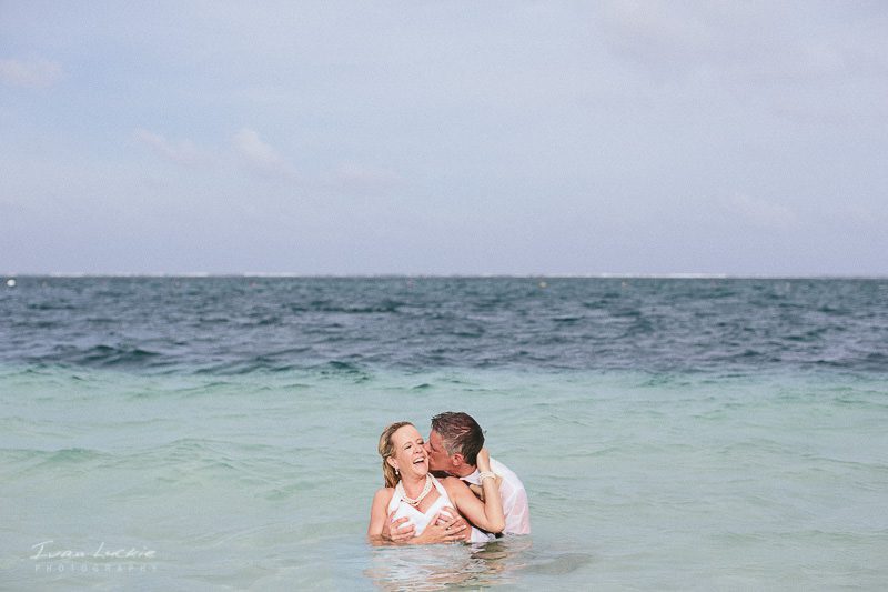 Trina+Darcy - Now Sapphire Cancun wedding photographer - Ivan Luckie Photography-112