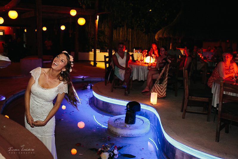 wedding Jana and Benjamin Fenix Beach Club Isla Mujeres-44