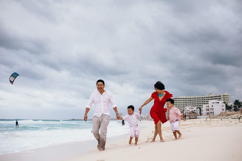 Xie Family -  Cancun Family lifestyle photographer - Ivan Luckie Photography-14