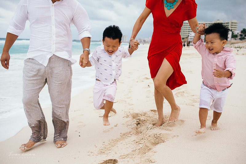 Xie Family -  Cancun Family lifestyle photographer - Ivan Luckie Photography-15