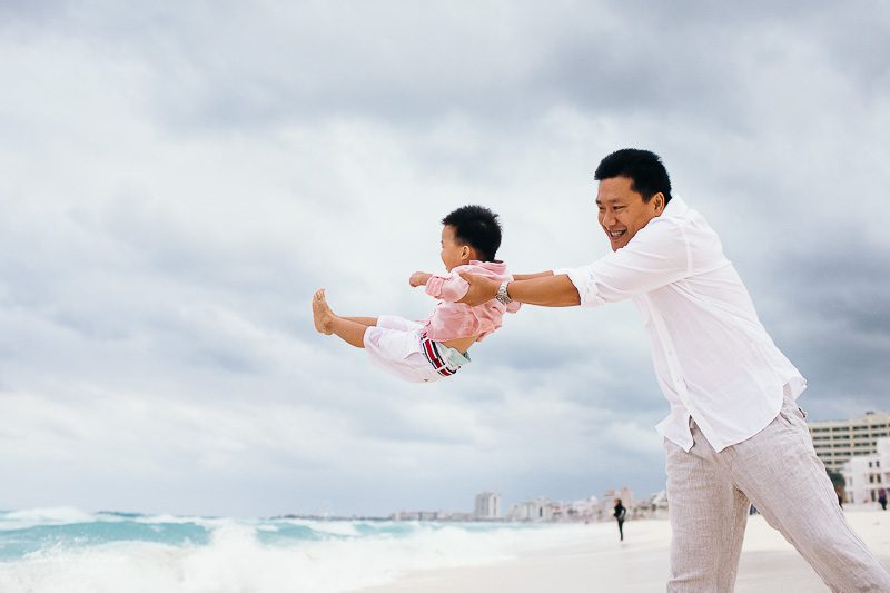 Xie Family -  Cancun Family lifestyle photographer - Ivan Luckie Photography-19
