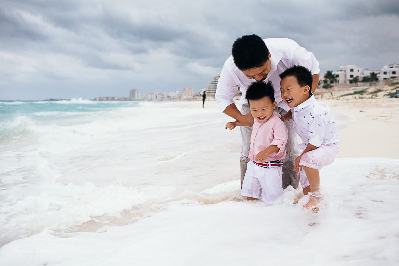 Xie Family -  Cancun Family lifestyle photographer - Ivan Luckie Photography-20