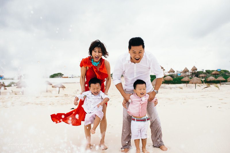 Xie Family -  Cancun Family lifestyle photographer - Ivan Luckie Photography-22