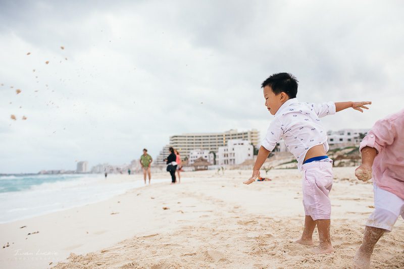 Xie Family -  Cancun Family lifestyle photographer - Ivan Luckie Photography-29