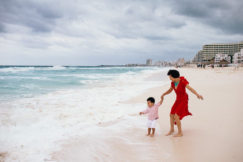 Xie Family -  Cancun Family lifestyle photographer - Ivan Luckie Photography-7