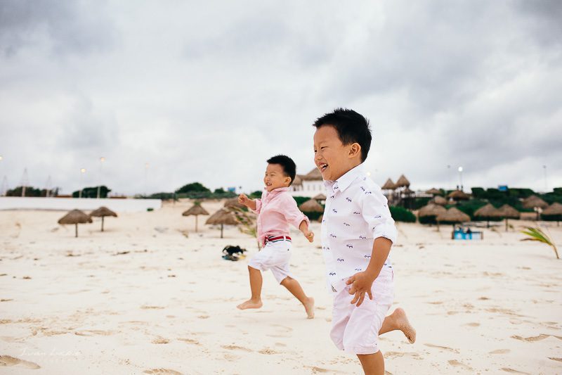 Xie Family -  Cancun Family lifestyle photographer - Ivan Luckie Photography-8
