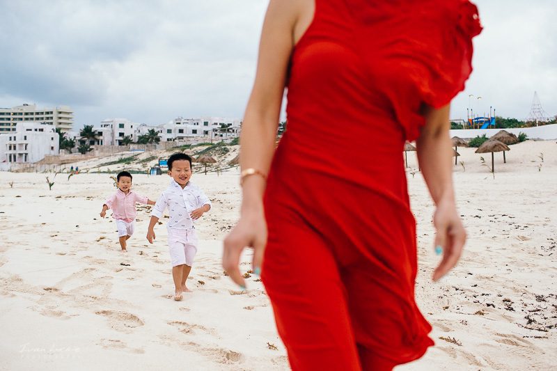 Xie Family -  Cancun Family lifestyle photographer - Ivan Luckie Photography-9