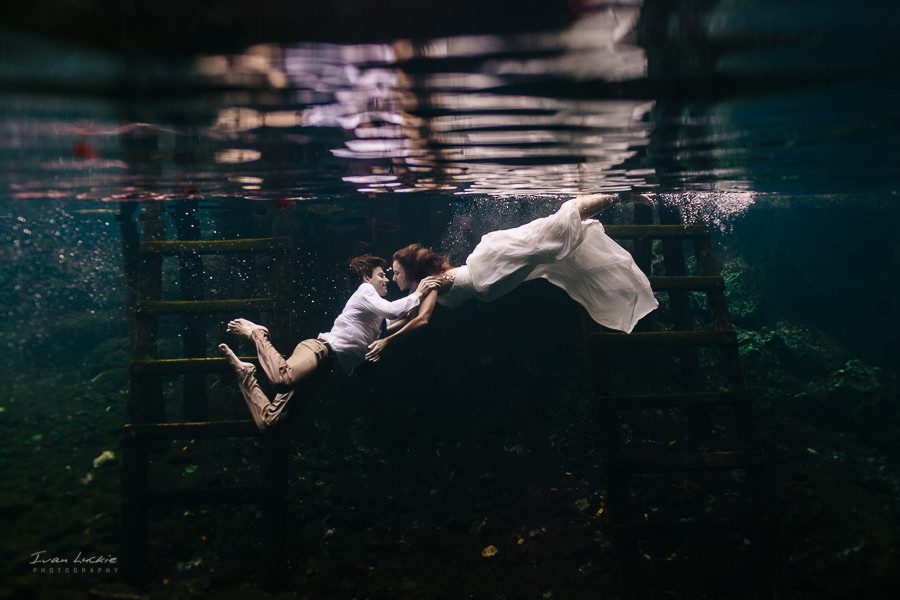 Cenote Trash the Dress Underwater