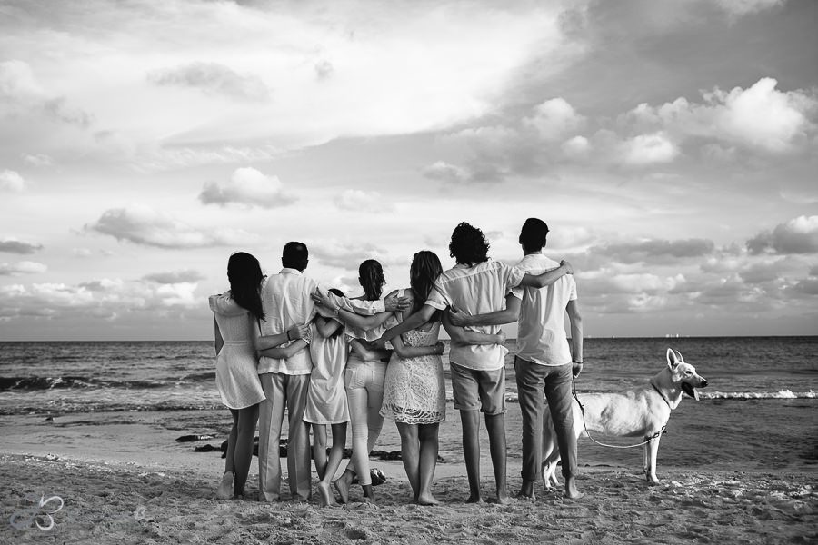 Playa del Carmen family portraits - looking into the ocean