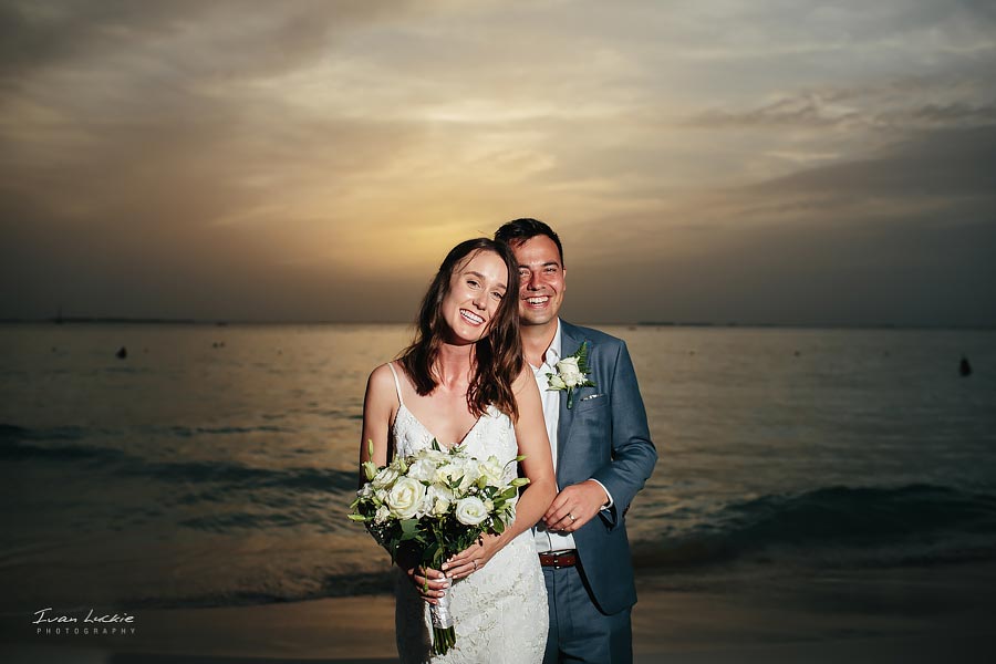 bride and groom sunset portrait - Isla Mujeres